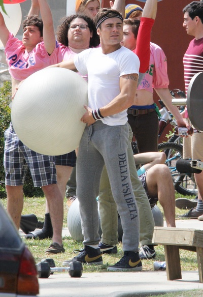 邻居大战剧照的剧照