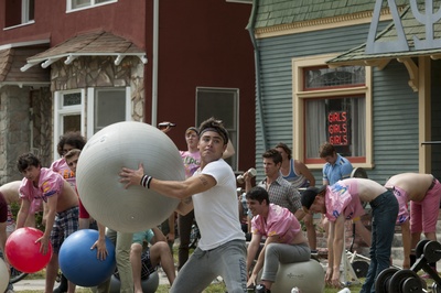 邻居大战剧照的剧照