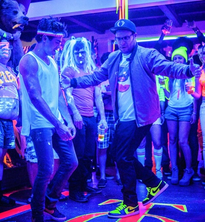 邻居大战剧照的剧照