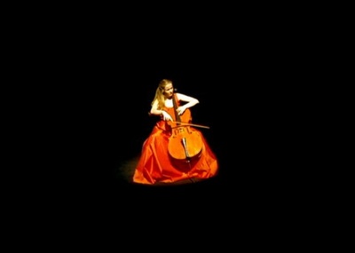 她比烟花寂寞剧照的剧照