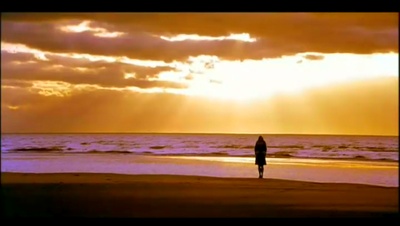 她比烟花寂寞剧照的剧照