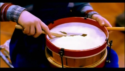 她比烟花寂寞剧照的剧照