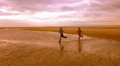 她比烟花寂寞剧照的剧照