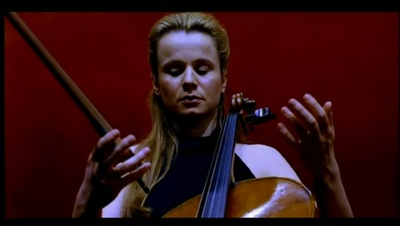 她比烟花寂寞剧照的剧照