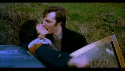 她比烟花寂寞剧照的剧照