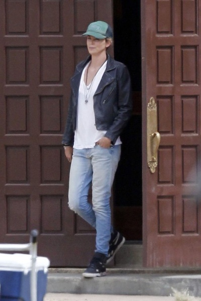 暗黑之地剧照的剧照