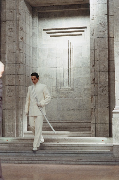 撕裂的末日剧照的剧照