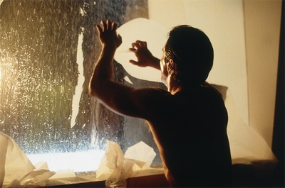 撕裂的末日剧照的剧照