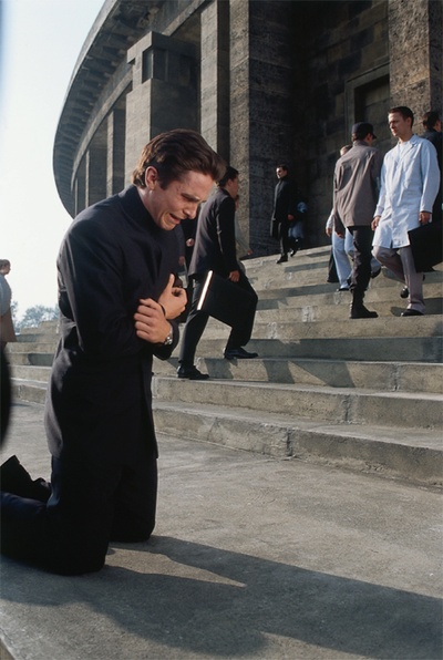 撕裂的末日剧照的剧照