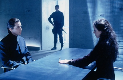 撕裂的末日剧照的剧照