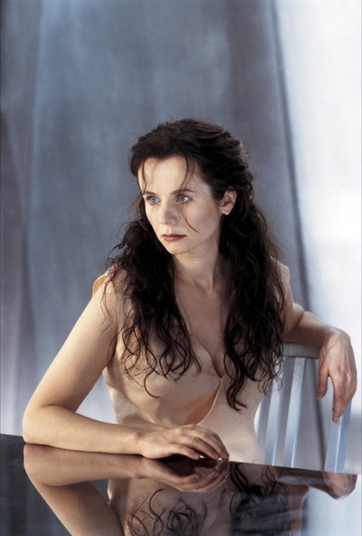 撕裂的末日剧照的剧照