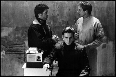 撕裂的末日剧照的剧照