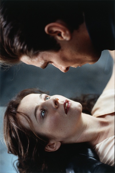 撕裂的末日剧照的剧照