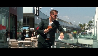 疯狂愚蠢的爱剧照的剧照