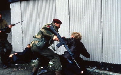 血腥星期天剧照的剧照