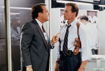 真实的谎言剧照的剧照