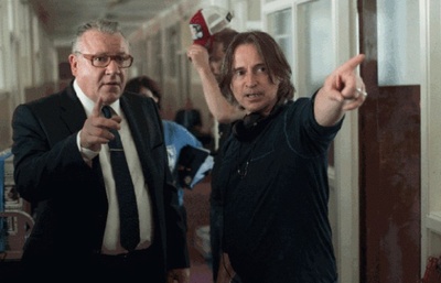 巴尼·汤姆森传奇剧照的剧照