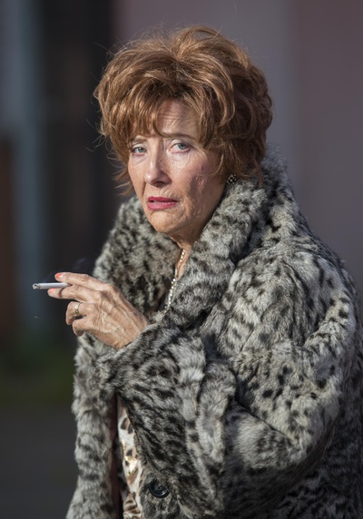 巴尼·汤姆森传奇剧照的剧照