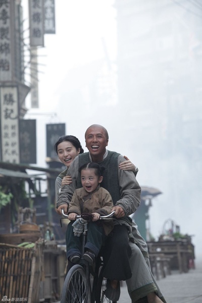 十月围城剧照的剧照