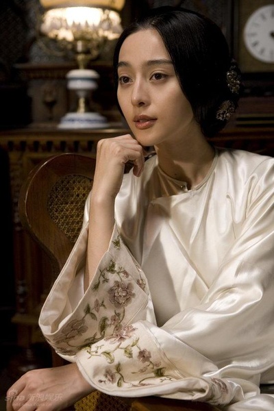 十月围城剧照的剧照