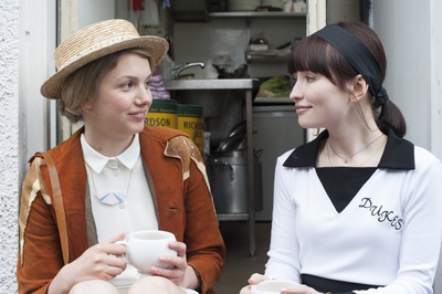 上帝帮助女孩剧照的剧照