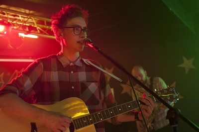 上帝帮助女孩剧照的剧照