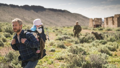 负重前行剧照的剧照