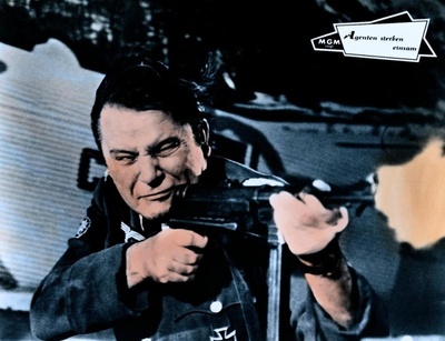 血染雪山堡剧照的剧照