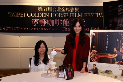 宁静咖啡馆之歌剧照的剧照