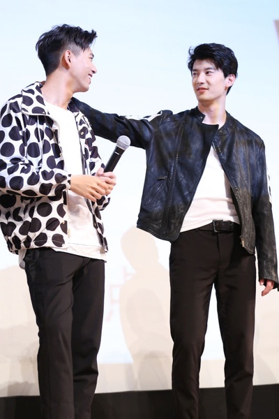 睡在我上铺的兄弟剧照的剧照