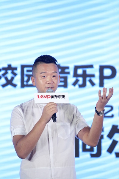 睡在我上铺的兄弟剧照的剧照