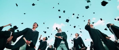 睡在我上铺的兄弟剧照的剧照