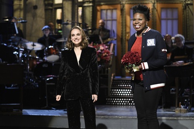 周六夜现场：娜塔莉·波特曼/Dua Lipa剧照的剧照