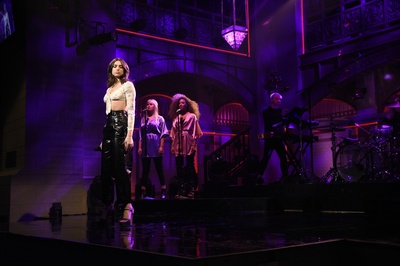 周六夜现场：娜塔莉·波特曼/Dua Lipa剧照的剧照