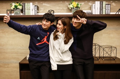 所以……和黑粉结婚了剧照的剧照