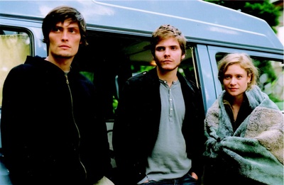 替天行道三人行剧照的剧照