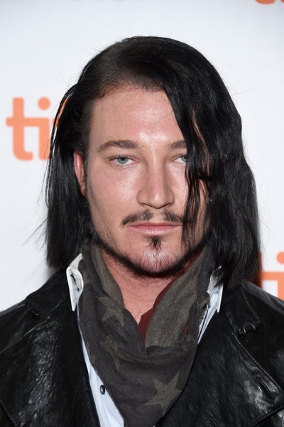 生为蓝调剧照的剧照