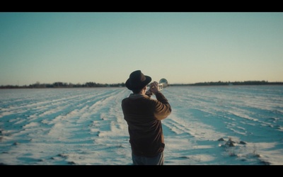 生为蓝调剧照的剧照
