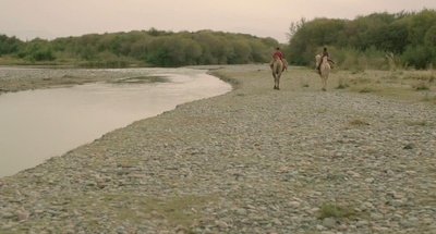 家在水草丰茂的地方剧照的剧照