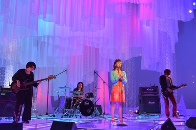 奇怪的她剧照的剧照