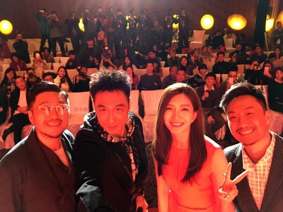 恶人报喜剧照的剧照