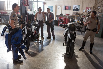 加州公路巡警剧照的剧照