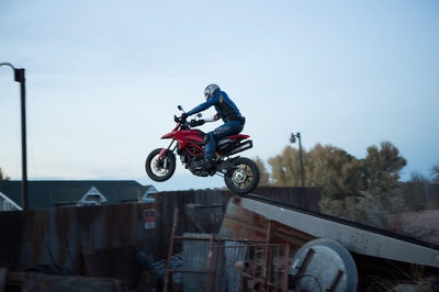 加州公路巡警剧照的剧照