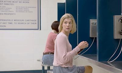 控制游戏剧照的剧照