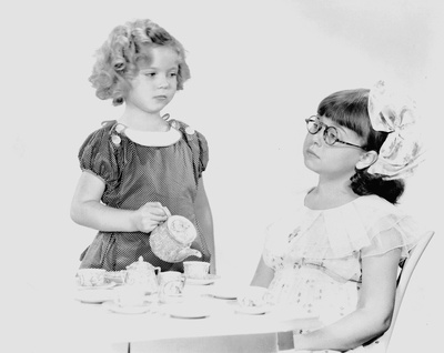 亮眼睛剧照的剧照