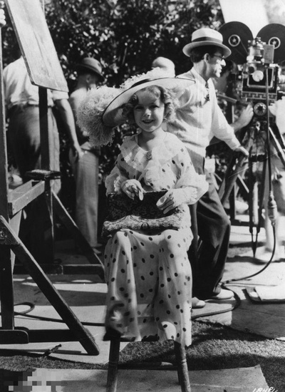 亮眼睛剧照的剧照