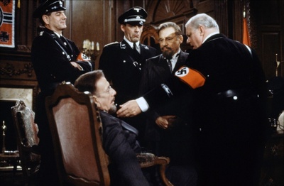 你逃我也逃剧照的剧照