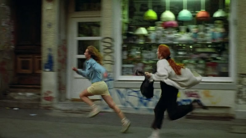 走出寂静剧照的剧照