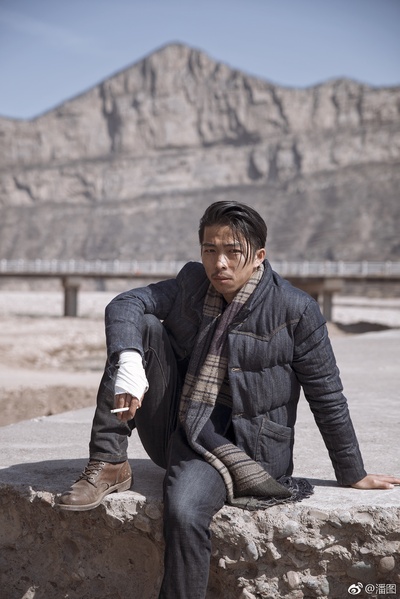 大象席地而坐剧照的剧照