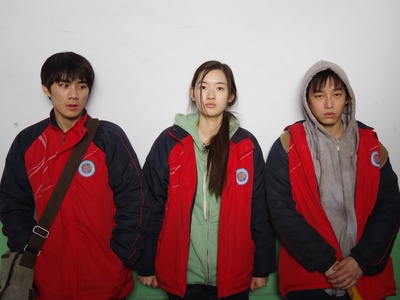 大象席地而坐剧照的剧照